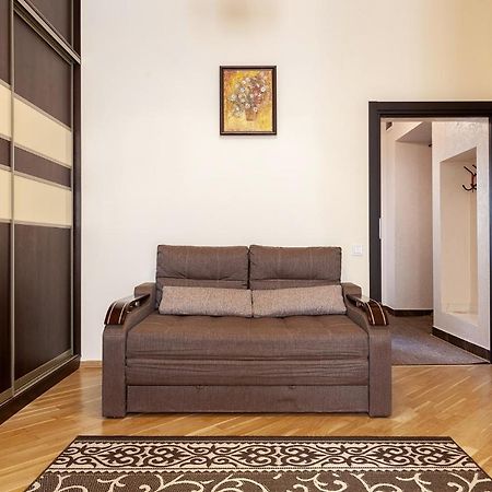 Apartment On Tamanska - Вулиця Дарії Гусяк Lviv Exterior foto