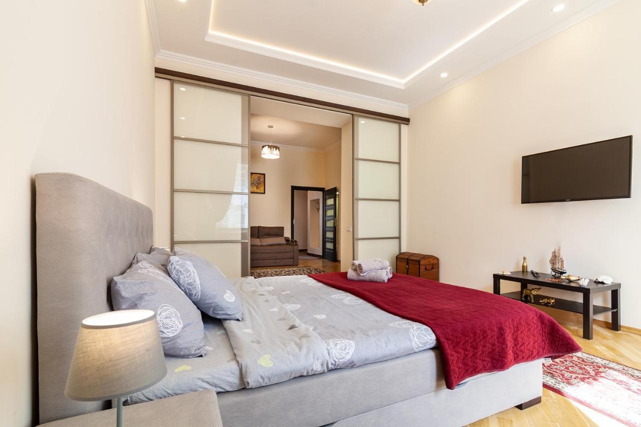 Apartment On Tamanska - Вулиця Дарії Гусяк Lviv Exterior foto