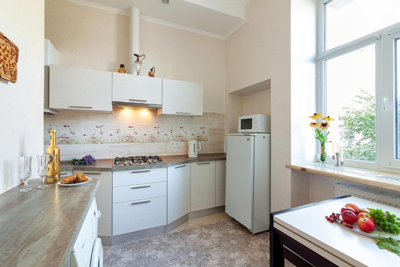 Apartment On Tamanska - Вулиця Дарії Гусяк Lviv Exterior foto