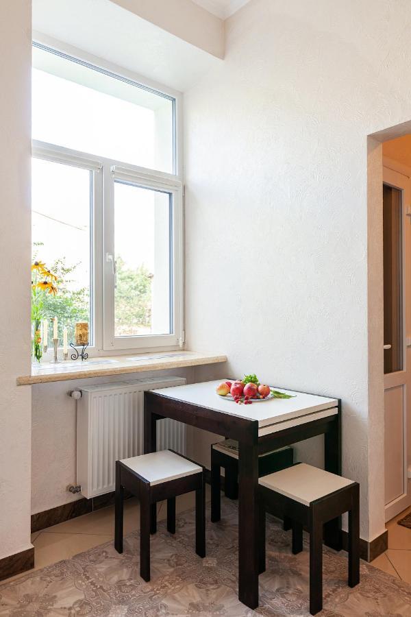 Apartment On Tamanska - Вулиця Дарії Гусяк Lviv Exterior foto