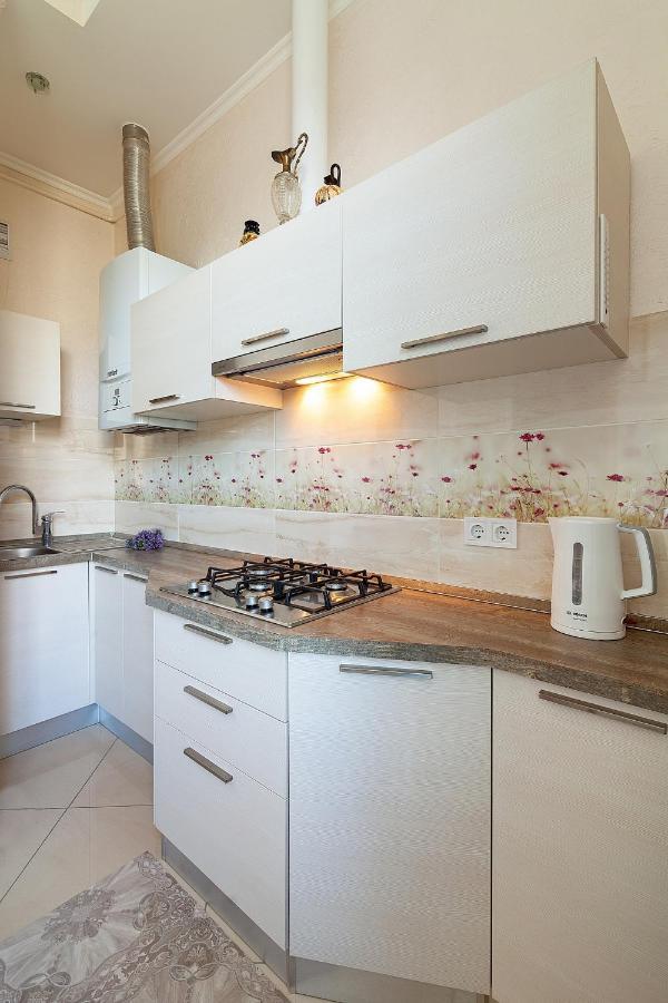 Apartment On Tamanska - Вулиця Дарії Гусяк Lviv Exterior foto