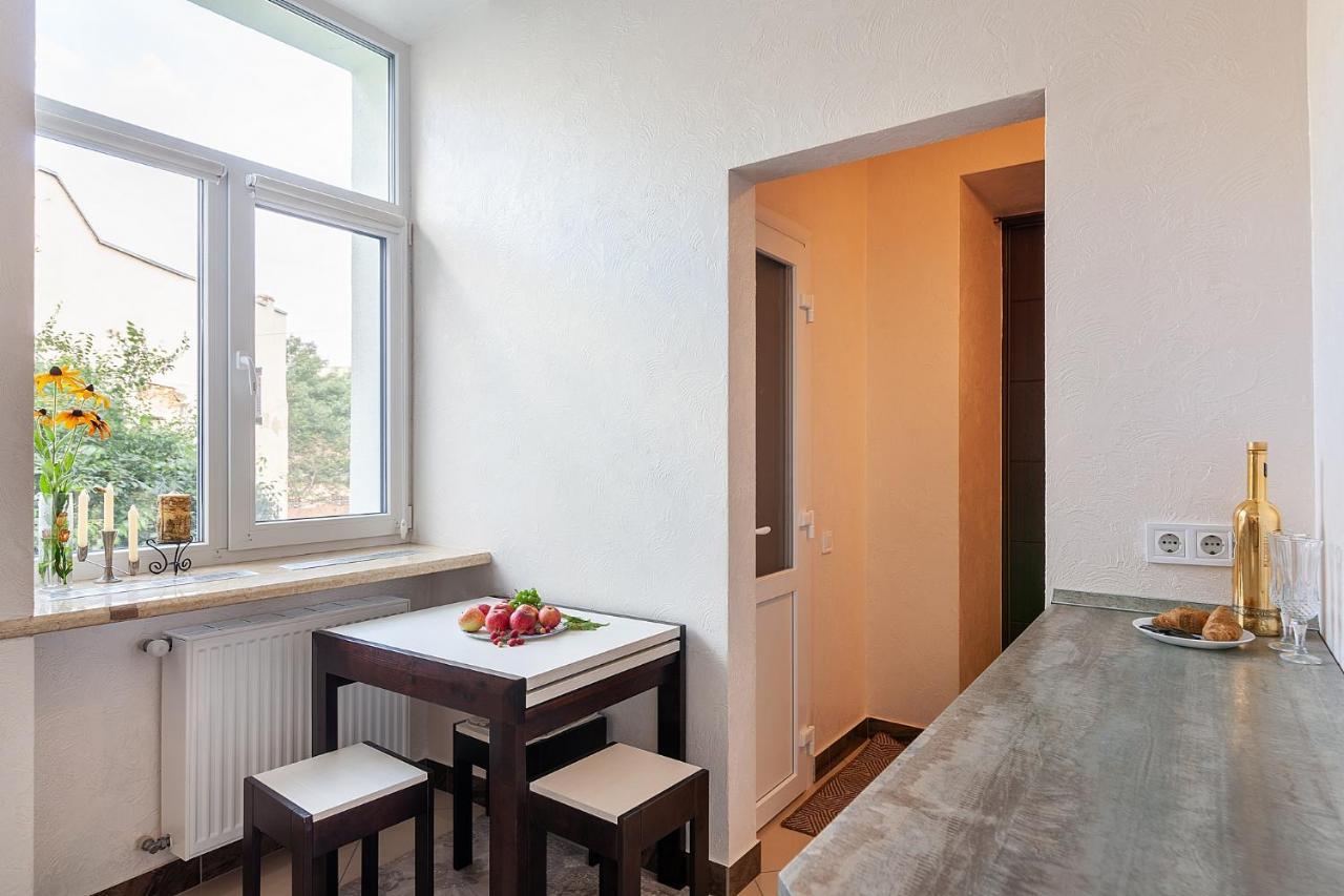 Apartment On Tamanska - Вулиця Дарії Гусяк Lviv Exterior foto
